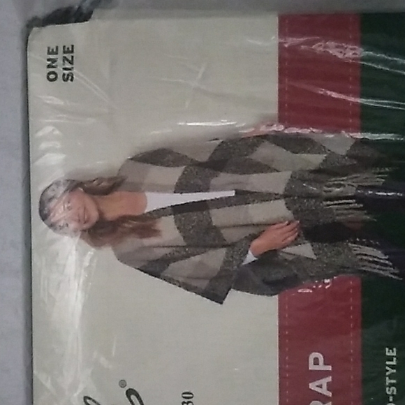 Beautiful NEW - Picture 5 of 6